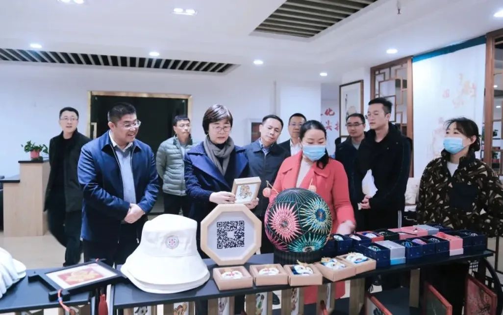 		再交优异答卷！优德88获中央单位定点帮扶事情最高评价等次“好”！_幻灯片_优德88集团有限公司	