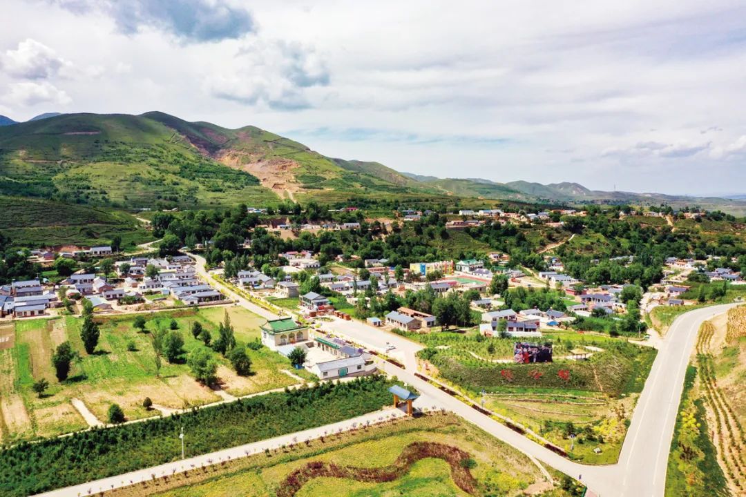 		授村以公路，，，更授村以“通路”——优德88集团扎实开展5区县工业帮帮助力漂亮墟落建设的富厚实践_媒体报道_优德88集团有限公司	