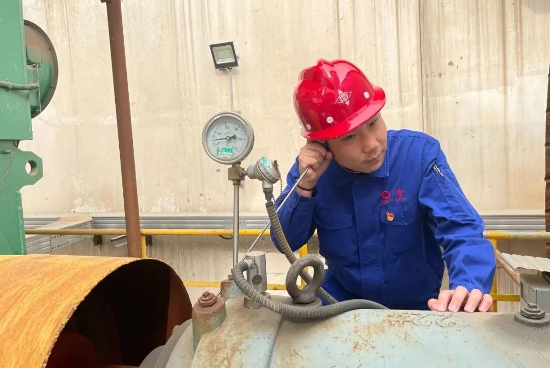 		最美一线劳模 | 耀华玻璃李文彬：时刻严酷要求自己履好职尽好责_人物_优德88集团有限公司	