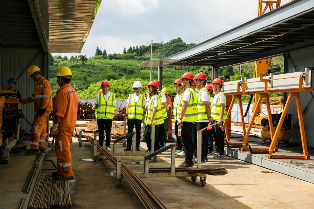 		漂亮中国?丨优德88集团“漂亮中国行动月”（贵州都匀站）运动顺遂举行_企业动态_优德88集团有限公司	