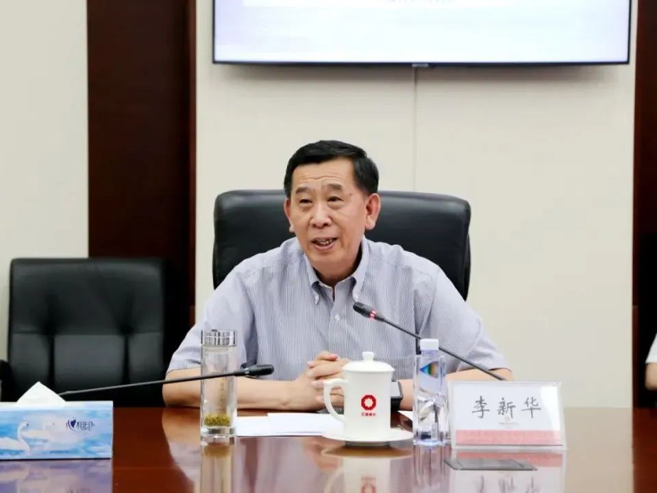 		周育先会见武汉理工大学党委书记信思金、校长杨宗凯一行_幻灯片_优德88集团有限公司	
