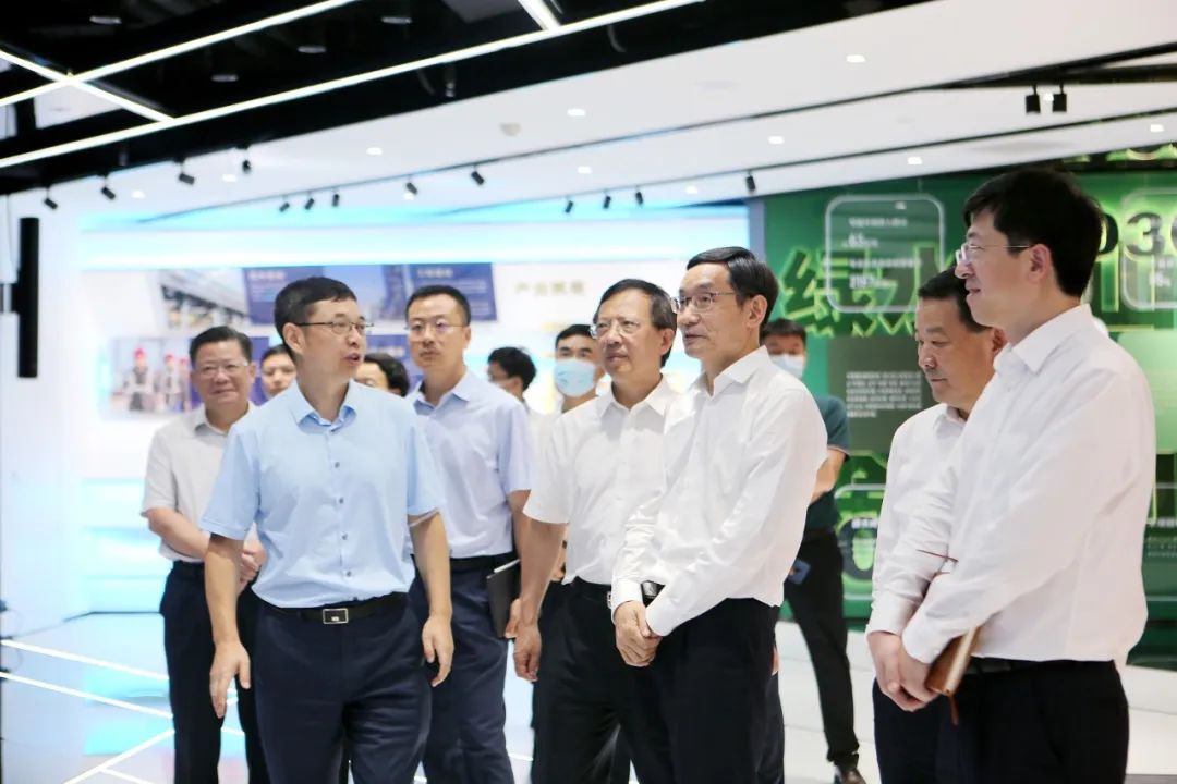 		周育先会见武汉理工大学党委书记信思金、校长杨宗凯一行_幻灯片_优德88集团有限公司	