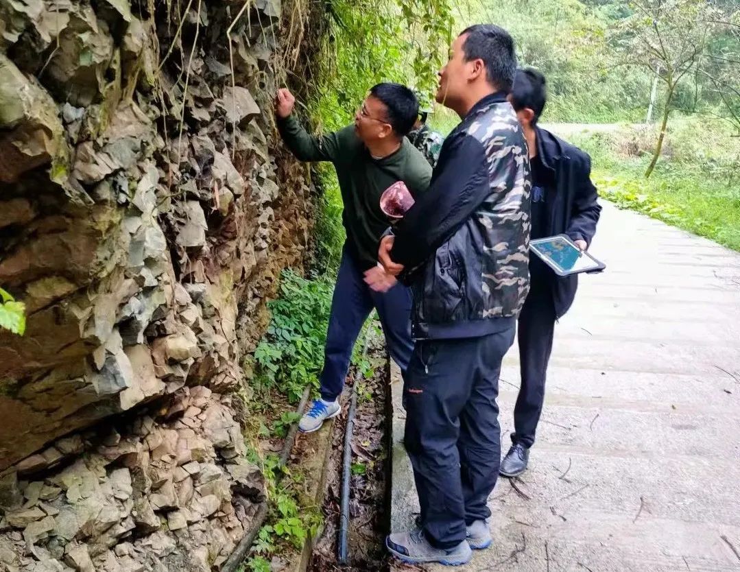 		最美墟落振兴事情者 | 地勘中心罗小文：效劳下层守初心 倾情帮扶担使命_人物_优德88集团有限公司	