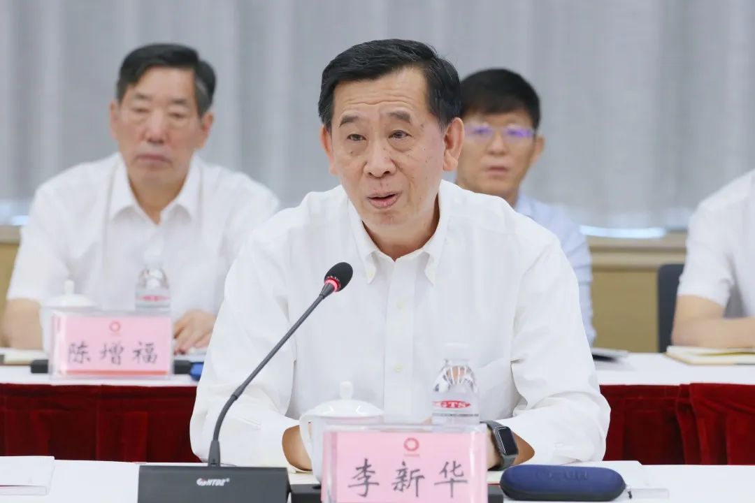 		李新华出席中材国际与中国巨石会见交流会_优德88要闻_优德88集团有限公司	