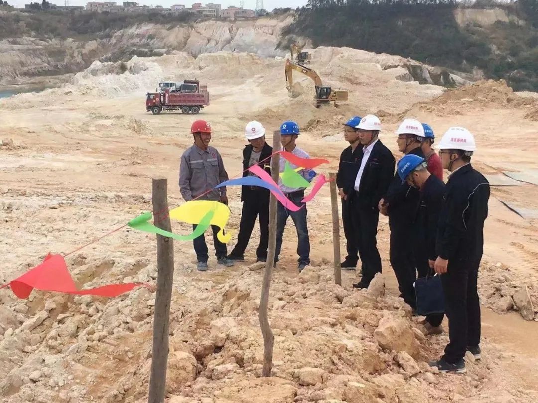 		最美一线劳模 | 地勘中心茂名新质料张伟宏：铁骨硬汉诠释敬业贡献_人物_优德88集团有限公司	