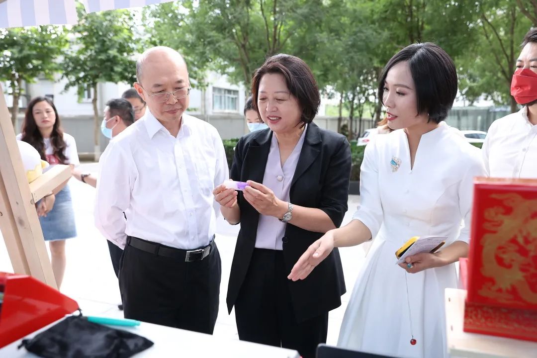 		优德88集团乐成举行第三届“善用资源日”开放运动_幻灯片_优德88集团有限公司	