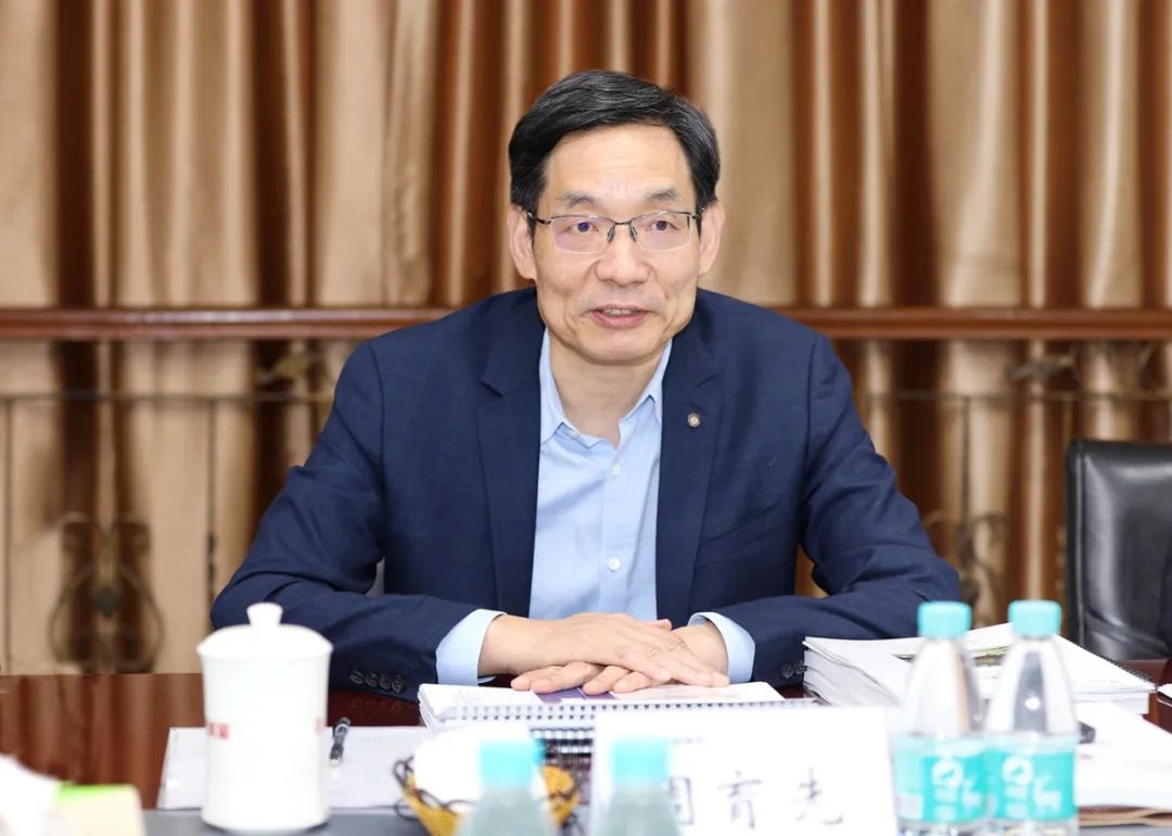  二十大精神进下层 | 周育先到集团在杭企业宣讲党的二十大精神并作调研指导_喜迎二十大幻灯片_优德88集团有限公司 