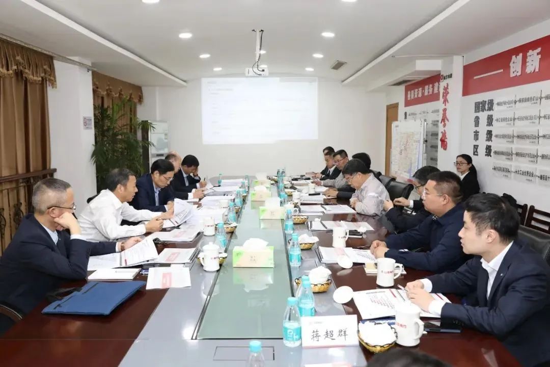  二十大精神进下层 | 周育先到集团在杭企业宣讲党的二十大精神并作调研指导_喜迎二十大幻灯片_优德88集团有限公司 