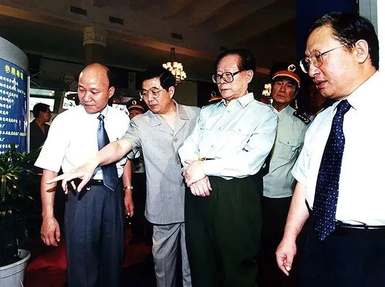 		深切思念 | 追忆江泽民同志对优德88成员企业的眷注_优德88要闻_优德88集团有限公司	
