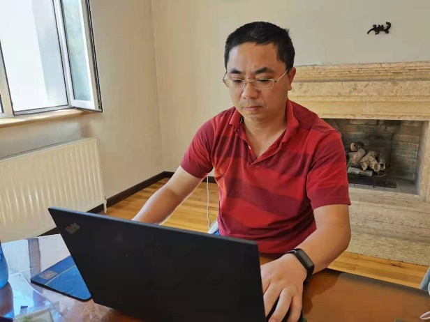 		最美外洋员工 | 王大海：融入“熔炉” 迸发光热_人物_优德88集团有限公司	