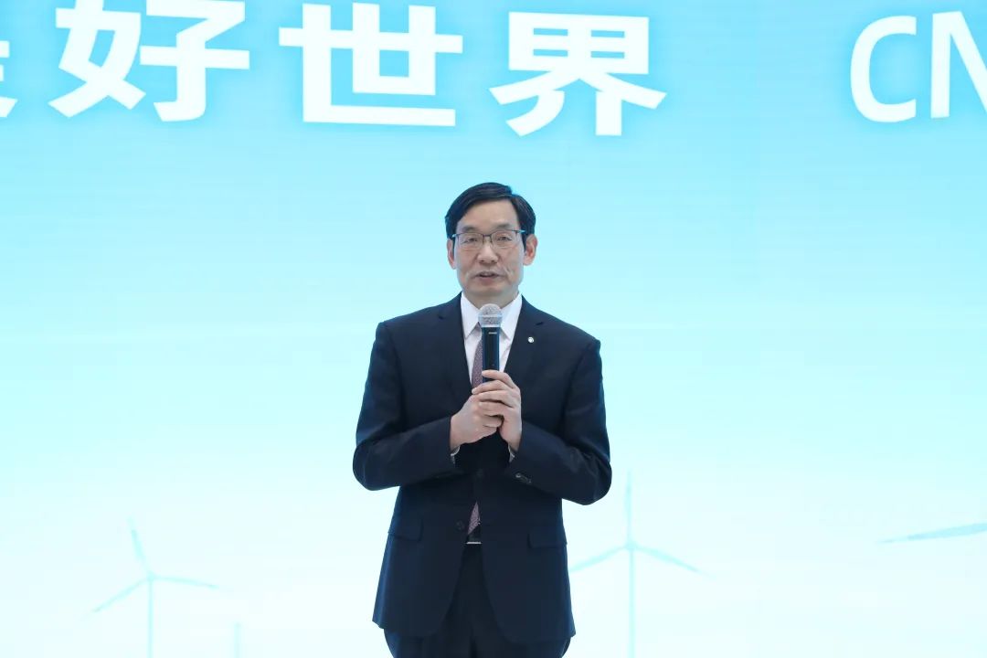 		周育先亲热会见2022年度中材建设十大优异外籍员工_优德88要闻_优德88集团有限公司	
