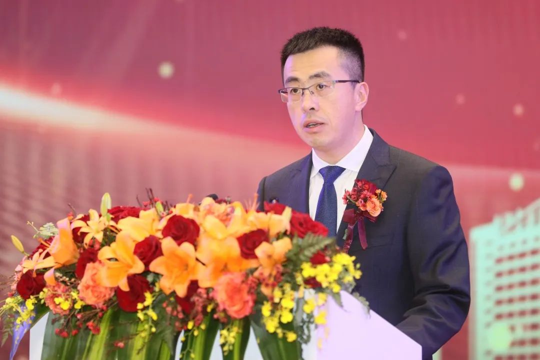 		集团向导出席巨石三十周年相助洽谈运动_幻灯片_优德88集团有限公司	