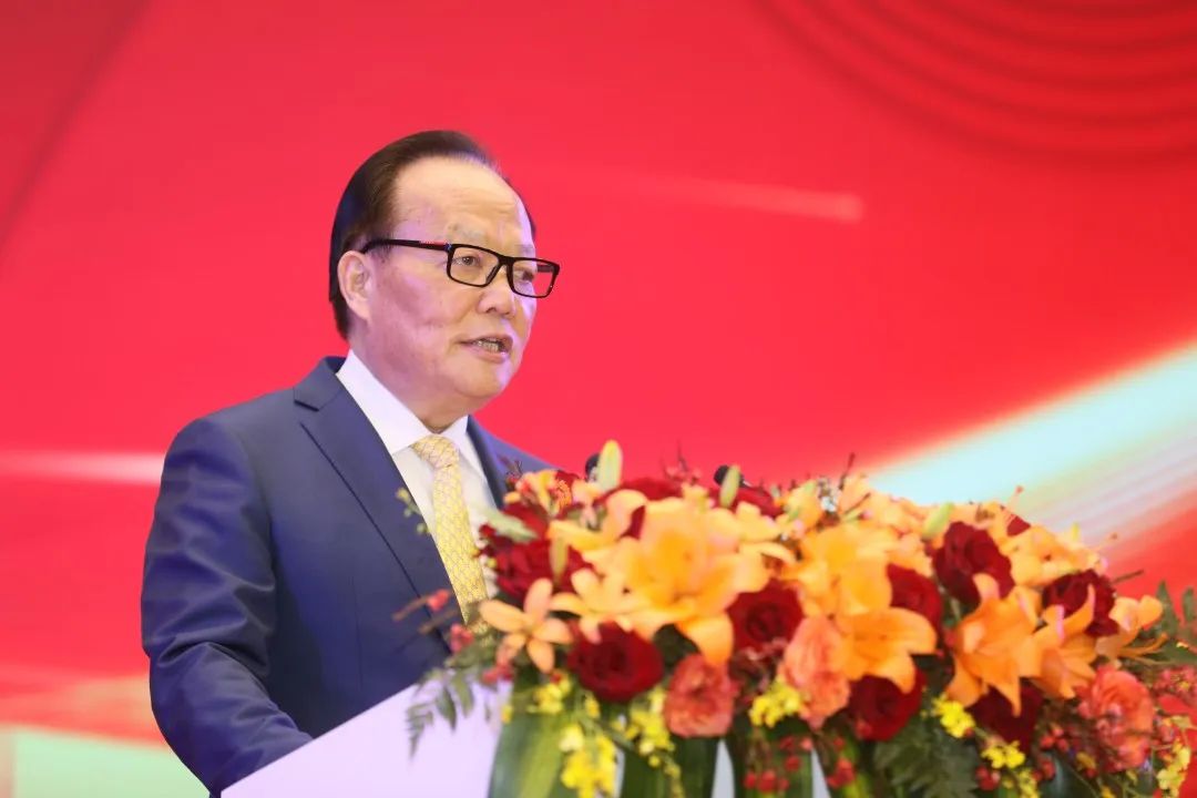 		集团向导出席巨石三十周年相助洽谈运动_幻灯片_优德88集团有限公司	