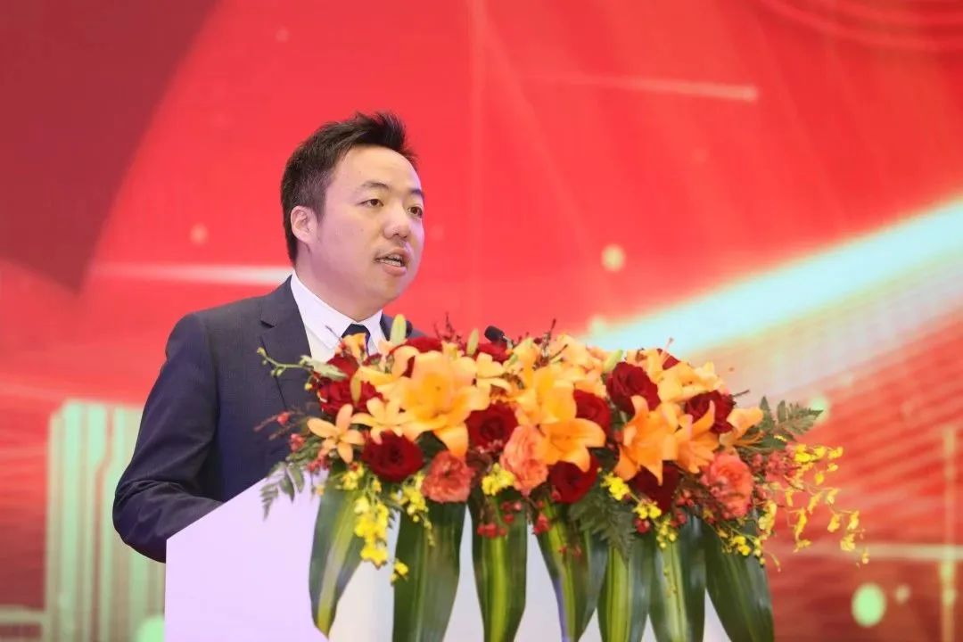 		集团向导出席巨石三十周年相助洽谈运动_幻灯片_优德88集团有限公司	