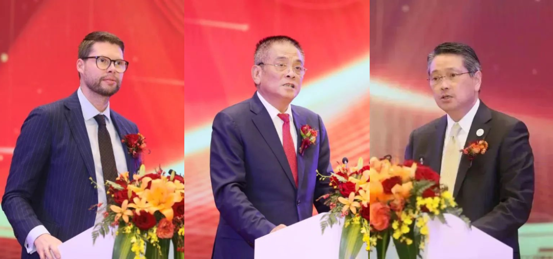 		集团向导出席巨石三十周年相助洽谈运动_幻灯片_优德88集团有限公司	