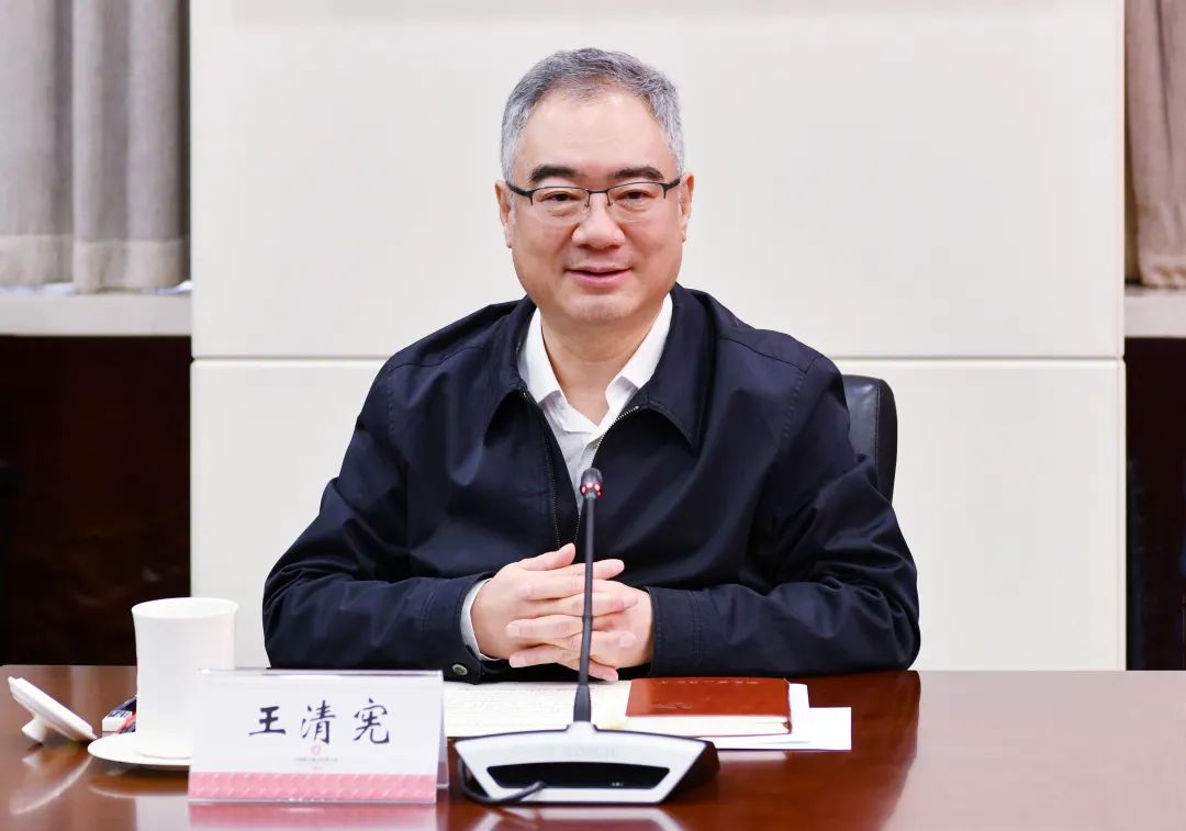		优德88集团联合安徽省人民政府组织举行皖北质料工业生长座谈会_幻灯片_优德88集团有限公司	
