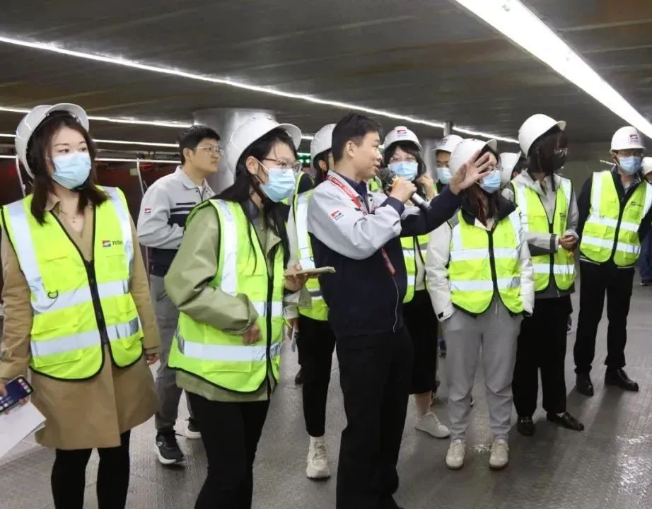 		“走进新国企·刷新赋能新生长”采访运动走进中国巨石_质料强国_优德88集团有限公司	