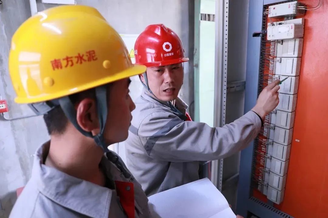 		国之大材 传承有我 ｜一起感受“传帮带”的温温暖实力_责任与文化_优德88集团有限公司	
