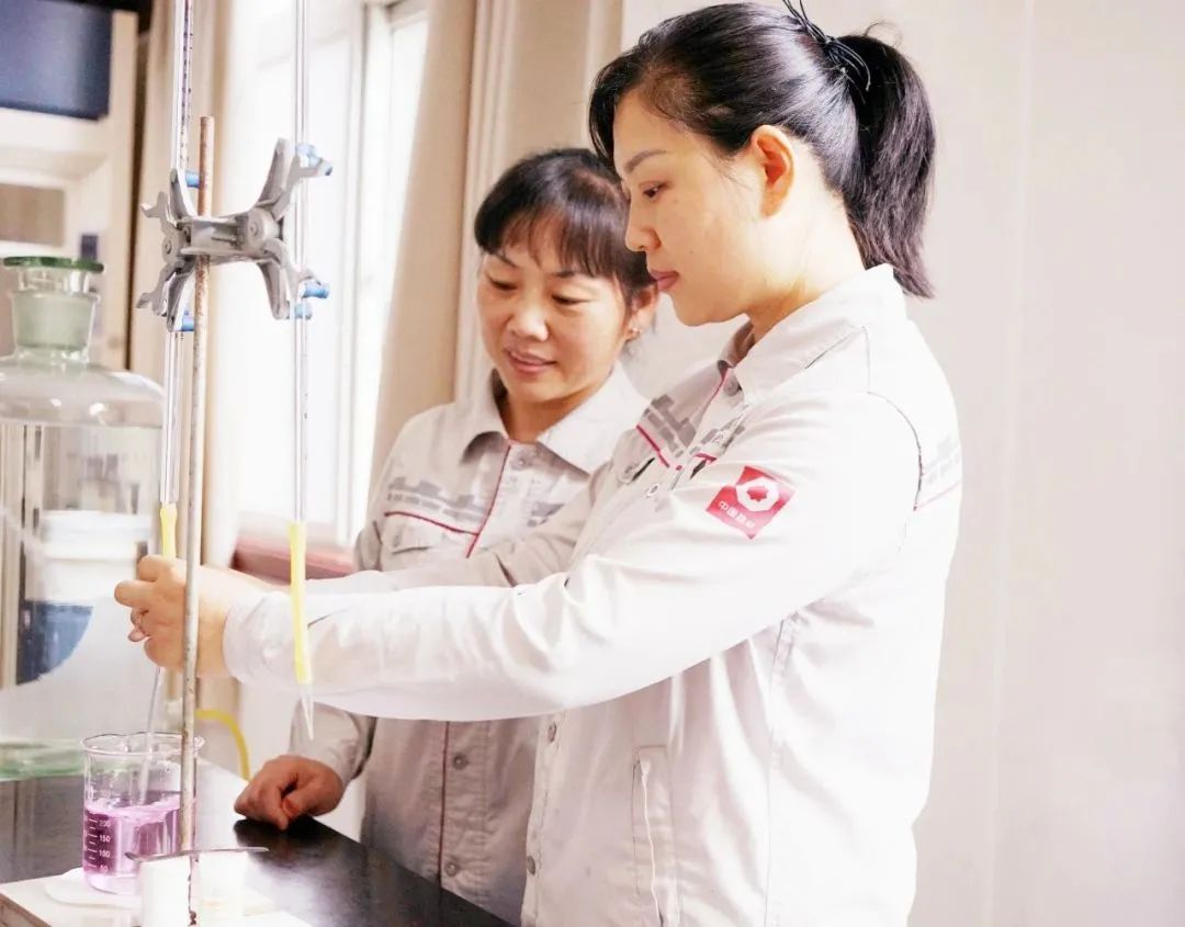 		国之大材 传承有我 ｜一起感受“传帮带”的温温暖实力_责任与文化_优德88集团有限公司	
