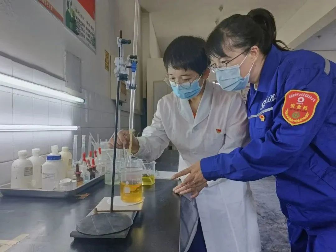 		国之大材 传承有我 ｜一起感受“传帮带”的温温暖实力_责任与文化_优德88集团有限公司	