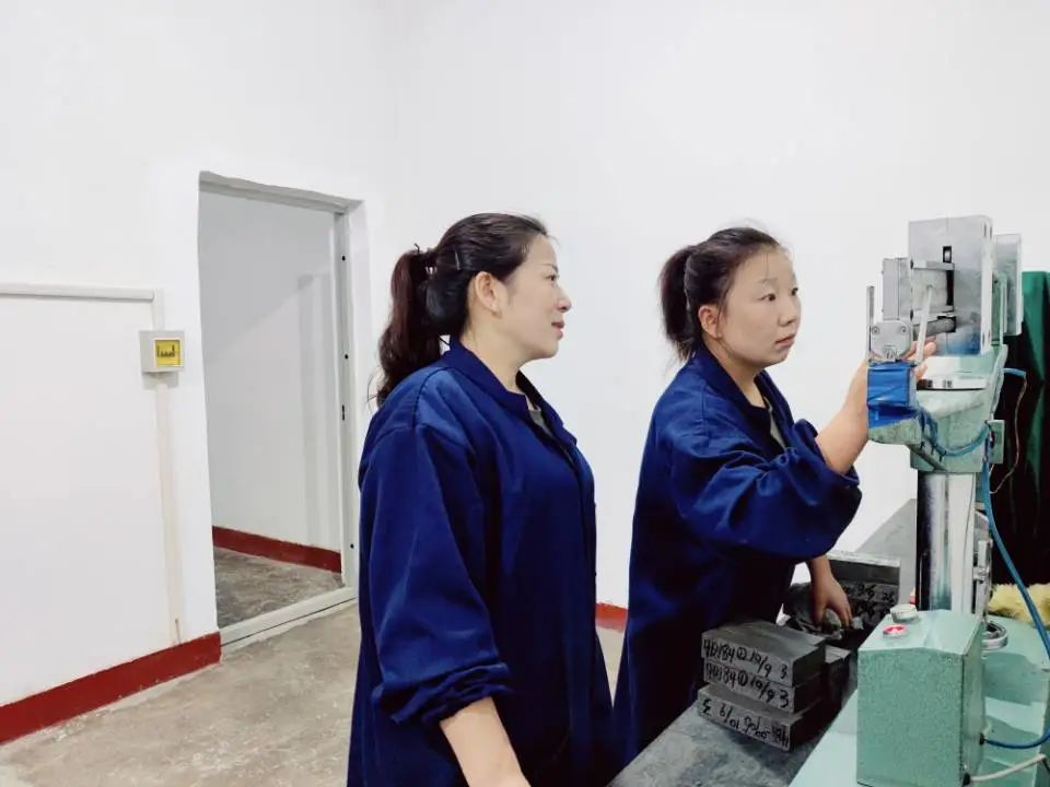 		国之大材 传承有我 ｜一起感受“传帮带”的温温暖实力_责任与文化_优德88集团有限公司	