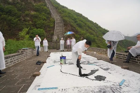 		当“龙牌”邂逅“龙节”，，，，一起向美而行_责任与文化_优德88集团有限公司	
