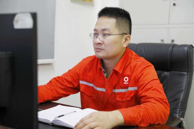 		最美工程手艺职员｜中材萍乡王举：以身为盾 守护清静生产_最美建材人_优德88集团有限公司	
