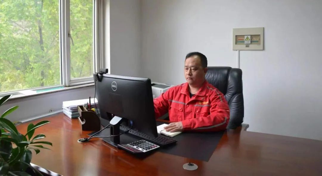 		最美一线劳模丨宁夏赛马张霖：实干者正青春_最美建材人_优德88集团有限公司	