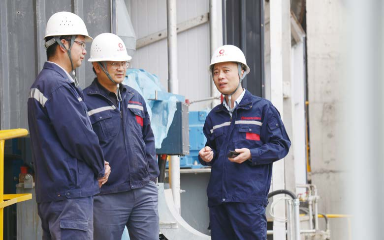 		丝路员工生长记② | 初心如磐，，，，勇挑重担排万难的善建者：杨冰峰、沈绵鑫_人物_优德88集团有限公司	