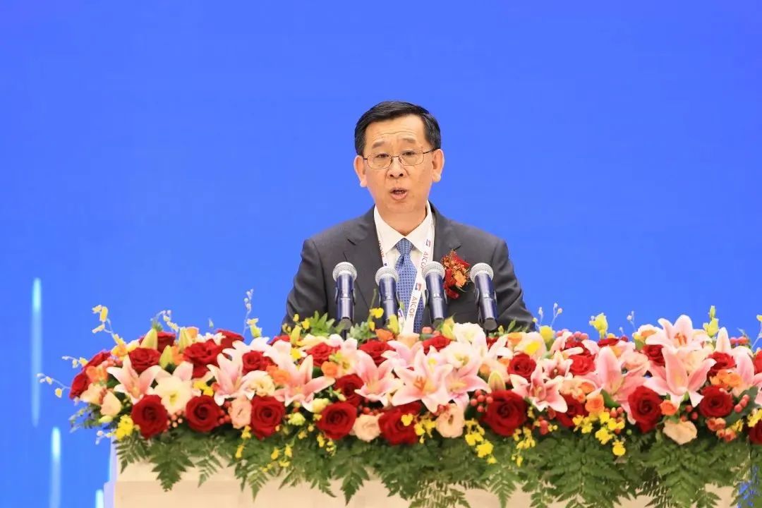 		李新华出席中国巨石第二十九届国际玻纤年会_优德88要闻_优德88集团有限公司	