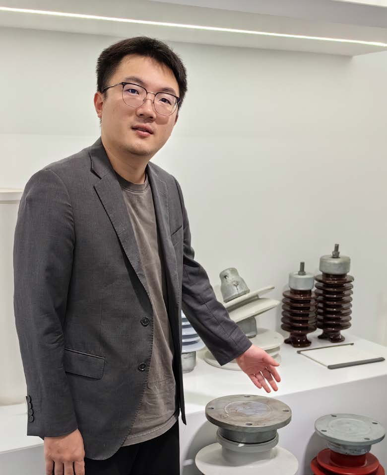 		丝路员工生长记③ | 南非外洋仓花甲销售阿米莉亚·丹尼斯·博思玛 & 电瓷小将披荆斩棘者张冰_人物_优德88集团有限公司	