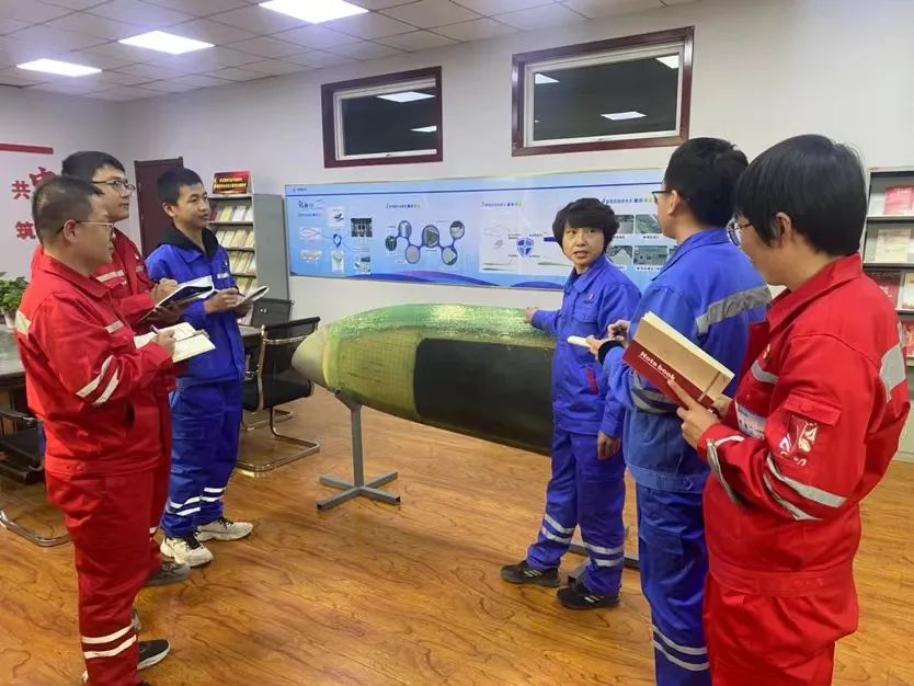 		主题教育举行时 | 我们真抓实干，，将主题教育效果展现在高质量生长新效果上_要闻_优德88集团有限公司	