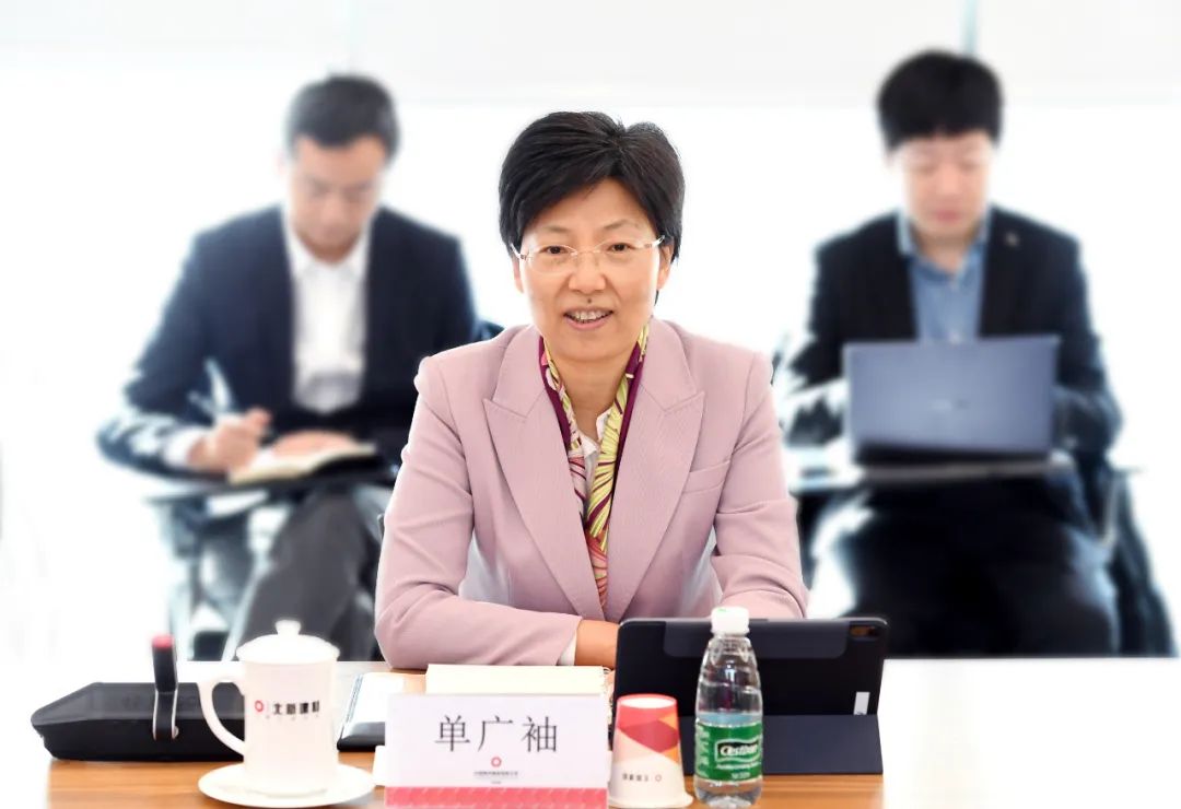 		李新华会见中建集团党组副书记、董事单广袖一行_优德88要闻_优德88集团有限公司	