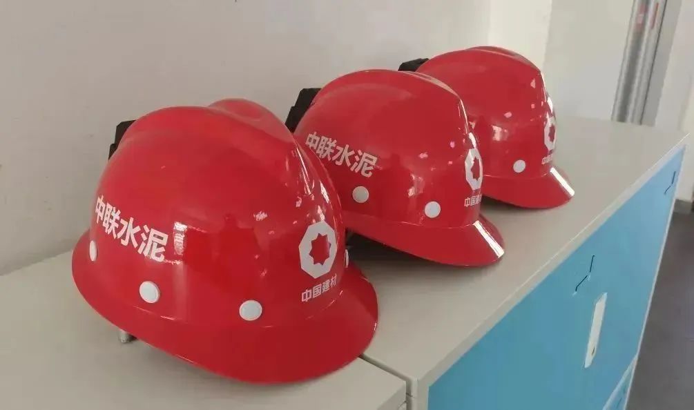 		不畏寒风暖一冬~“优德88牌”工装穿起来！_责任与文化_优德88集团有限公司	
