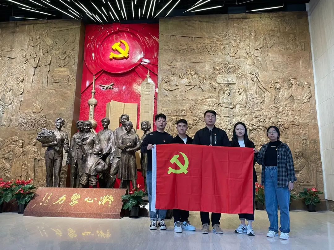 		主题教育举行时 | 学思践悟强头脑 笃行实干见真章_要闻_优德88集团有限公司	