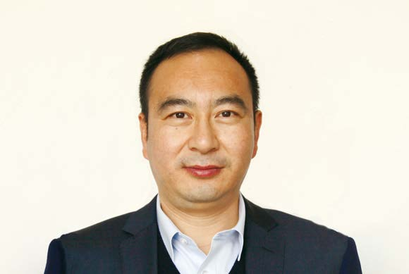 		丝路员工生长记?｜以梦为马~杨峰&周华的外洋立功印记_人物_优德88集团有限公司	