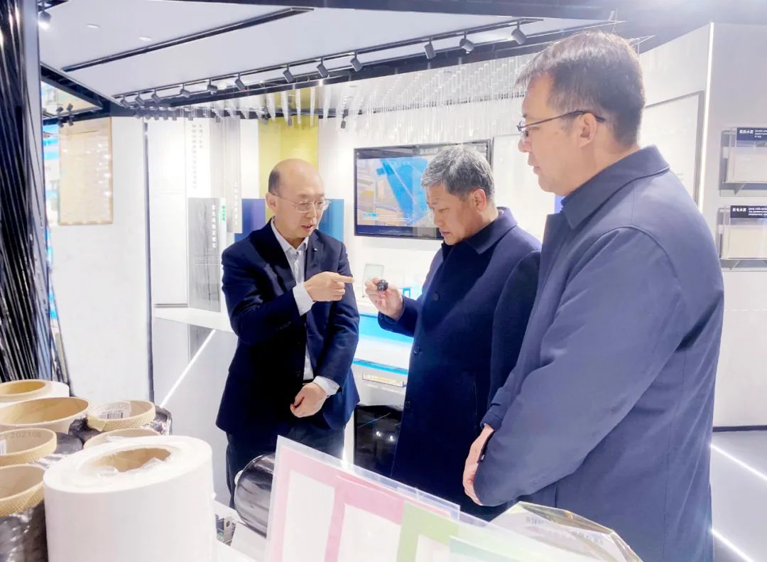 		常张利会见固原市委书记滑志敏一行_优德88要闻_优德88集团有限公司	