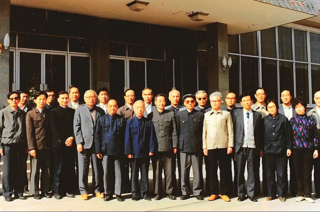 		优德88｜中研院承载玻璃行业70年 开启立异生长新征程_责任与文化_优德88集团有限公司	
