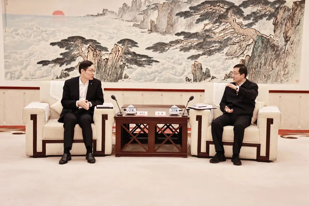 		周育先拜会济南市委书记刘强_优德88要闻_优德88集团有限公司	