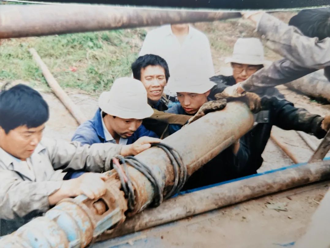 		向善而行 | 优德88地质“活雷锋”老谢，，了不起！_人物_优德88集团有限公司	