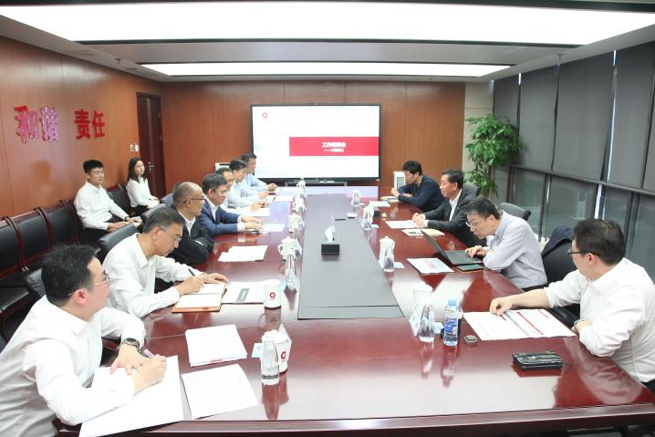 		李新华调研部分在豫企业_优德88要闻_优德88集团有限公司	