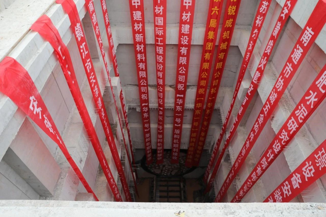 		创价值 谱新篇 | 亚洲最长廊道运输线路意会、外洋项目通过完工验收、荣获科学手艺前进奖、刷新超白玻璃生产新纪录……_企业动态_优德88集团有限公司	