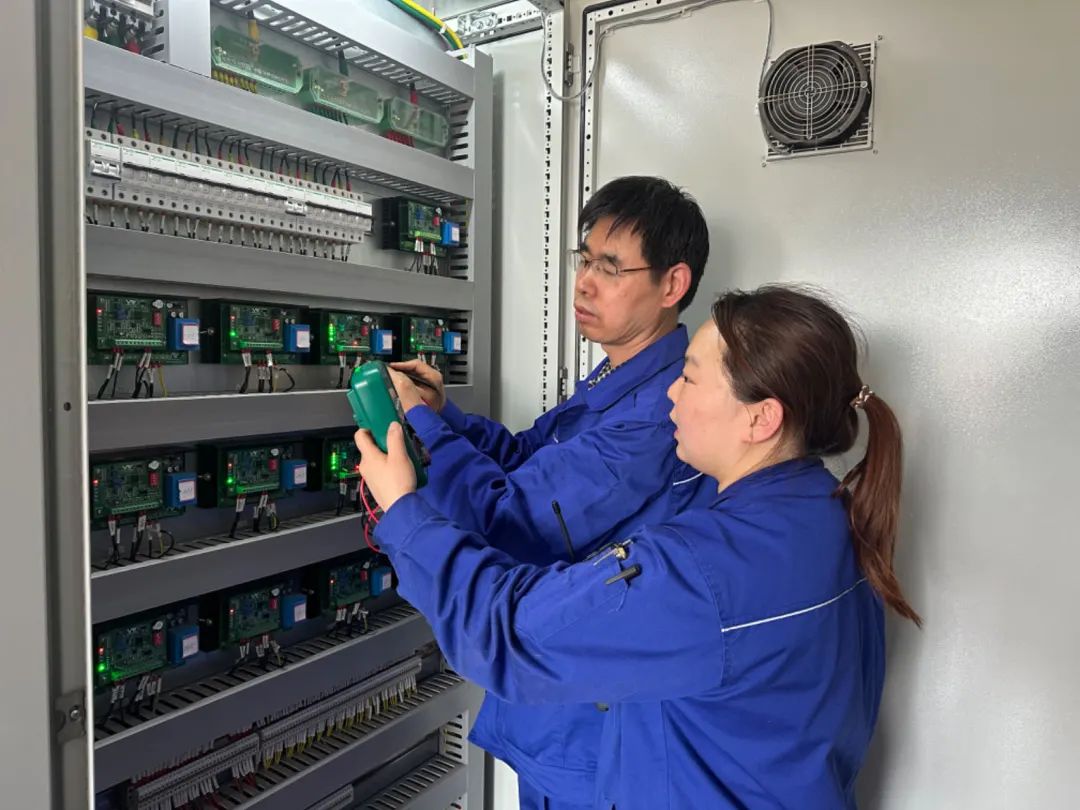 		天下工人先锋号｜耀华（秦皇岛）生产运行部：晶莹天下中闪灼的“工匠精神”_企业动态_优德88集团有限公司	