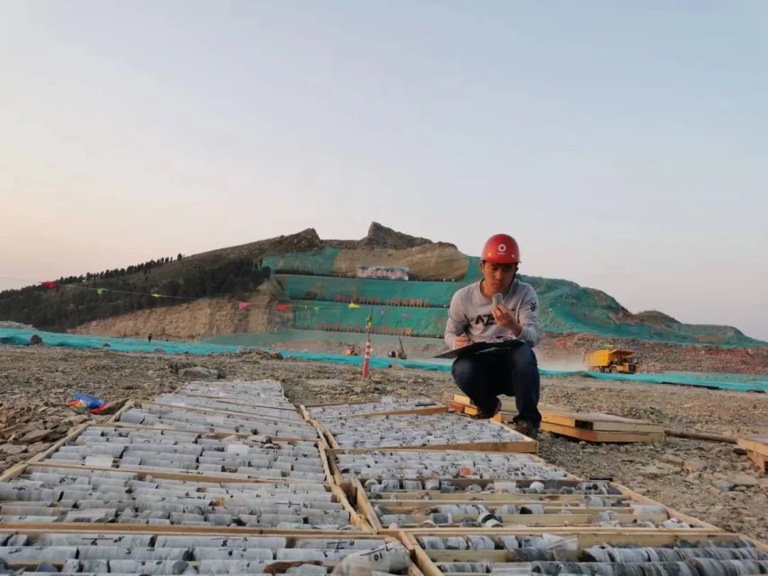 		点赞 | 我们5名职工荣获2024年度天下机械冶金建材行业“最美职工”称呼_企业动态_优德88集团有限公司	