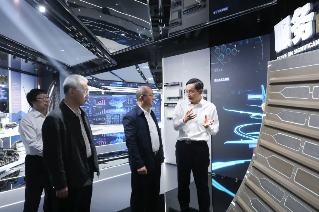 		周育先会见中国石化总司理赵东一行_优德88要闻_优德88集团有限公司	