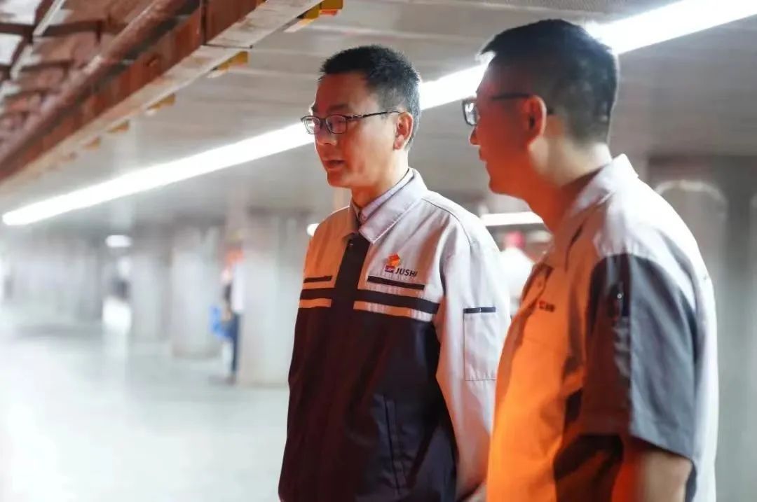 		天下五一劳动奖章丨中国巨石杨伟忠：与“石”俱进 破风前行_人物_优德88集团有限公司	