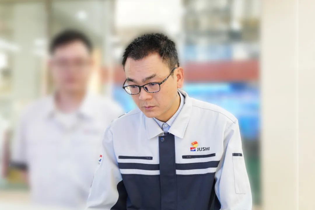 		天下五一劳动奖章丨中国巨石杨伟忠：与“石”俱进 破风前行_人物_优德88集团有限公司	