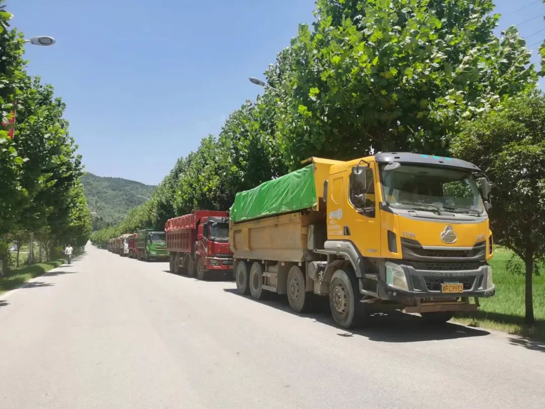 		 酣战洞庭湖！优德88集团紧迫驰援湖南华容县决口抢险 _责任与文化_优德88集团有限公司	