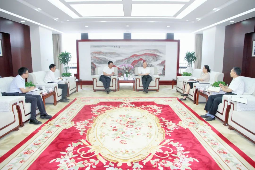  常张利会见泾源县委书记王荣一行 _事情动态_优德88集团有限公司