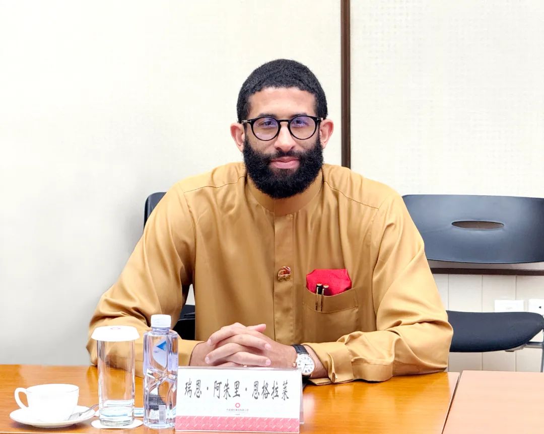 		 李新华会见尼日利亚天气行动总统特使、总统高级照料瑞恩·阿朱里·恩格拉莱一行 _优德88要闻_优德88集团有限公司	